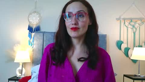 Iberian Moon online show from February 5, 2026, 6:01 pm