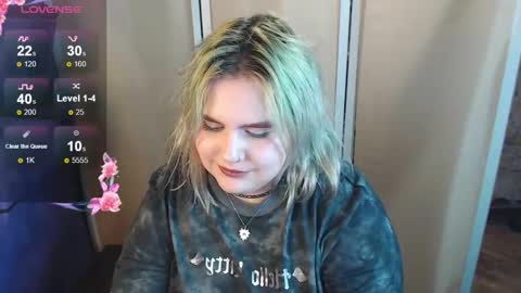 Snapshot of ice_baby01 chatting on October 12, 2025, 9:03 pm Alice Bunny666 online show from October 12, 2025, 9:03 pm