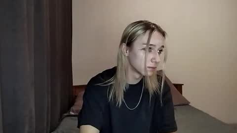 Jade online show from November 18, 2025, 1:04 pm