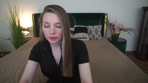 Danielle online show from June 5, 2026, 6:52 am