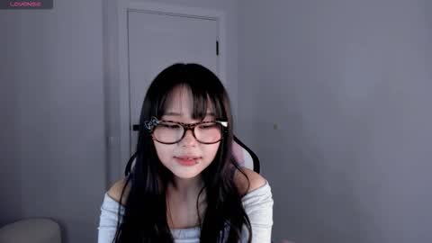 Snapshot of ichigo_o chatting on October 1, 2025, 8:42 am Hitomi   online show from October 1, 2025, 8:42 am
