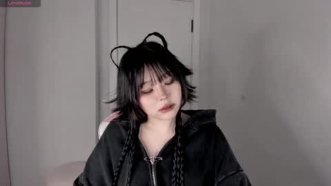 Hitomi   online show from March 3, 2026, 8:15 pm