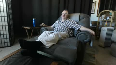 Snapshot of icihristopher chatting on October 7, 2025, 5:32 pm Christopher online show from October 7, 2025, 5:32 pm