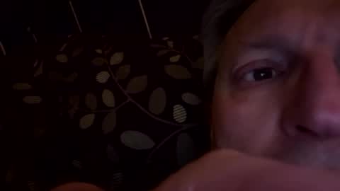 Snapshot of icums4u chatting on May 18, 2026, 9:42 pm icums4u online show from May 18, 2026, 9:42 pm