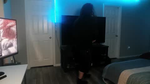 Snapshot of icy_ivy chatting on January 14, 2025, 10:27 am Ivan online show from January 14, 2025, 10:27 am