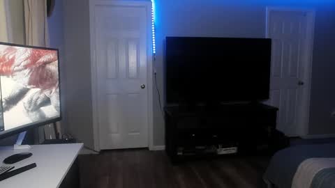 Snapshot of icy_ivy chatting on January 19, 2025, 8:29 am Ivan online show from January 19, 2025, 8:29 am