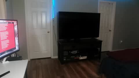 Snapshot of icy_ivy chatting on January 28, 2025, 1:29 am Ivan online show from January 28, 2025, 1:29 am