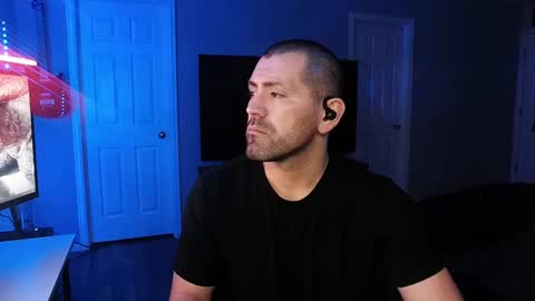 Snapshot of icy_ivy chatting on February 23, 2025, 4:17 am Ivan online show from February 23, 2025, 4:17 am