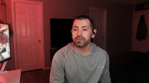 Snapshot of icy_ivy chatting on February 26, 2025, 3:21 am Ivan online show from February 26, 2025, 3:21 am