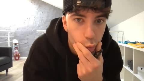 Snapshot of icyninesix chatting on December 31, 2024, 10:58 am icyninesix online show from December 31, 2024, 10:58 am