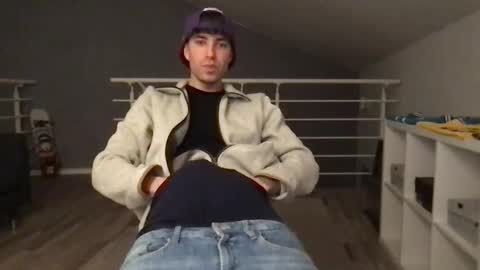 Snapshot of icyninesix chatting on January 4, 2025, 12:05 am icyninesix online show from January 4, 2025, 12:05 am