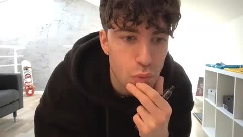 Snapshot of icyninesix chatting on February 6, 2025, 2:26 pm icyninesix online show from February 6, 2025, 2:26 pm