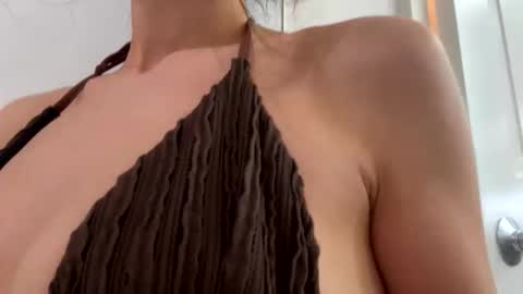 Snapshot of icyspice chatting on October 15, 2025, 12:05 pm icyspice online show from October 15, 2025, 12:05 pm