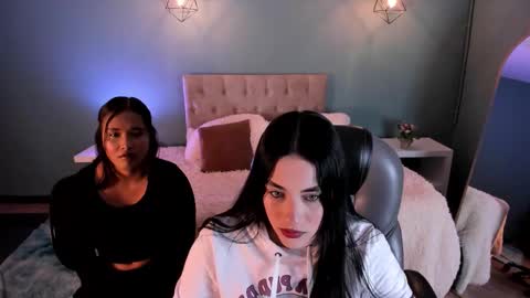 Snapshot of icysweetcam chatting on February 22, 2026, 2:45 am Icy online show from February 22, 2026, 2:45 am