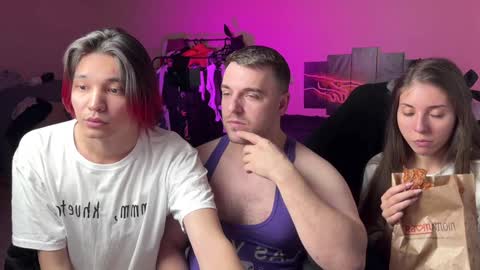 Julia and Mira online show from December 19, 2024, 8:44 pm