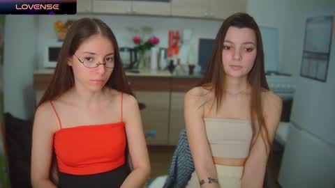 Julia and Mira online show from February 8, 2025, 4:25 pm