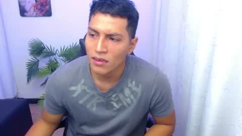 Snapshot of iiker_18 chatting on July 14, 2026, 1:17 pm Iker online show from July 14, 2026, 1:17 pm