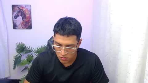 Snapshot of iiker_18 chatting on July 15, 2026, 1:27 pm Iker online show from July 15, 2026, 1:27 pm