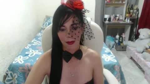 Ilaira  online show from May 3, 2026, 11:33 pm