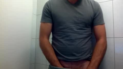Snapshot of ilcaponero chatting on May 19, 2026, 9:54 pm ilcaponero online show from May 19, 2026, 9:54 pm