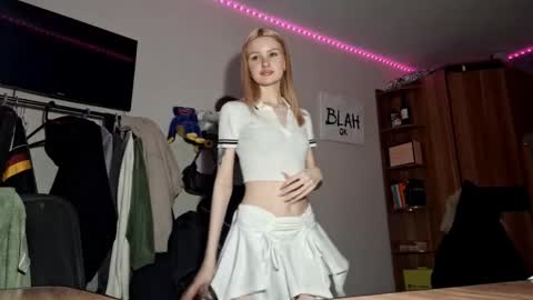 Snapshot of ilianamessersmith chatting on February 11, 2026, 7:13 am ShyLuna online show from February 11, 2026, 7:13 am