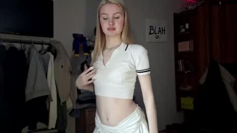 ShyLuna online show from March 14, 2026, 5:24 am