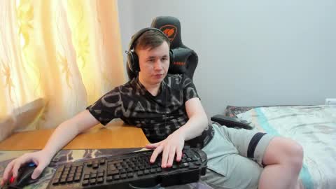 Snapshot of iliaskrislove chatting on April 28, 2026, 2:27 am iliaskris online show from April 28, 2026, 2:27 am