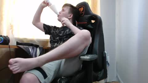 Snapshot of iliaskrisloveee chatting on May 17, 2026, 6:44 am lord online show from May 17, 2026, 6:44 am