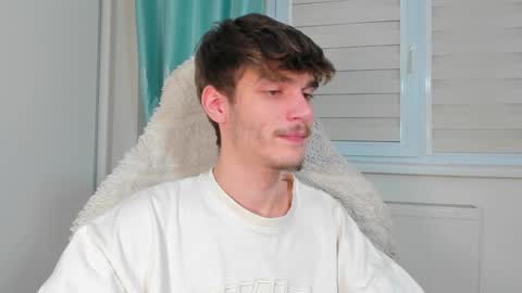 Snapshot of illusions888 chatting on February 5, 2025, 4:36 pm D-Illusion online show from February 5, 2025, 4:36 pm