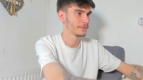 Snapshot of illusions888 chatting on November 4, 2025, 8:35 am D-Illusion online show from November 4, 2025, 8:35 am