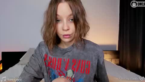 Snapshot of ilxil chatting on September 19, 2025, 10:16 am Li online show from September 19, 2025, 10:16 am