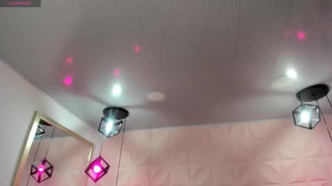 Ange online show from December 21, 2025, 1:29 pm