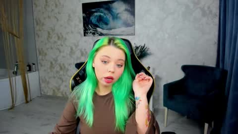 Roxy online show from February 25, 2026, 7:34 pm