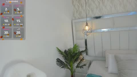 DAHLIA online show from October 27, 2025, 8:46 pm