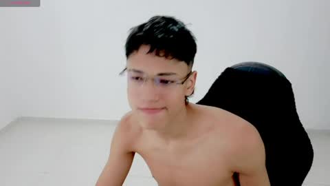 im_david01 online show from April 13, 2026, 12:54 pm