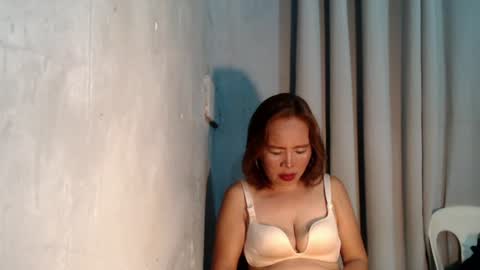 Snapshot of im_gracexxx chatting on August 9, 2026, 12:56 am im_gracexxx online show from August 9, 2026, 12:56 am