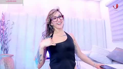 Snapshot of im_helina chatting on May 11, 2026, 2:45 pm Helina online show from May 11, 2026, 2:45 pm