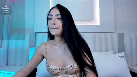 im_isabella1 online show from May 15, 2026, 9:22 pm