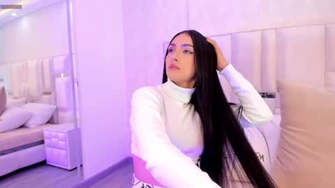 im_isabella1 online show from May 23, 2026, 9:19 pm