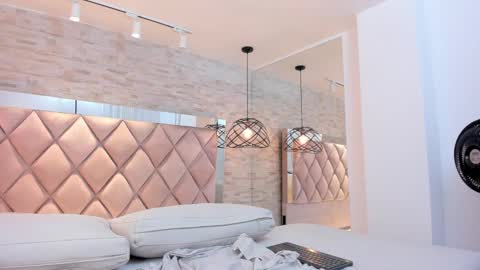 im mou  online show from March 7, 2025, 4:11 pm