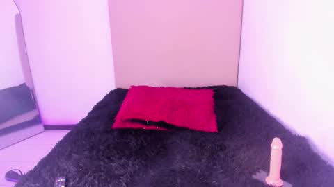 im tiffany  online show from February 20, 2026, 6:26 am