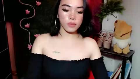 Snapshot of im_urlovergirlxxx chatting on November 8, 2025, 9:20 am Hii love online show from November 8, 2025, 9:20 am