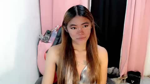 im_yourfairyannaxx online show from April 15, 2026, 7:10 pm