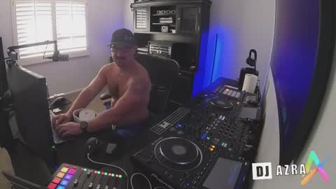 Snapshot of imdjazra chatting on October 12, 2025, 10:20 pm DJ Azra online show from October 12, 2025, 10:20 pm