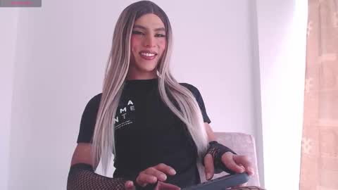 Snapshot of imdominique chatting on October 18, 2025, 3:02 pm     online show from October 18, 2025, 3:02 pm