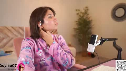 Snapshot of imjess_ chatting on January 19, 2026, 4:27 am imjess_ online show from January 19, 2026, 4:27 am