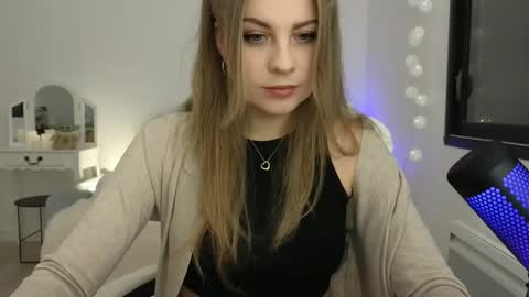 Snapshot of imkeira chatting on January 7, 2025, 7:28 pm ImKeira online show from January 7, 2025, 7:28 pm