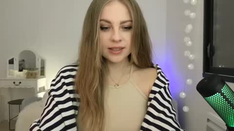 Snapshot of imkeira chatting on January 11, 2025, 7:38 pm ImKeira online show from January 11, 2025, 7:38 pm