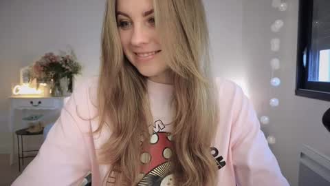 Snapshot of imkeira chatting on February 22, 2025, 11:02 am ImKeira online show from February 22, 2025, 11:02 am