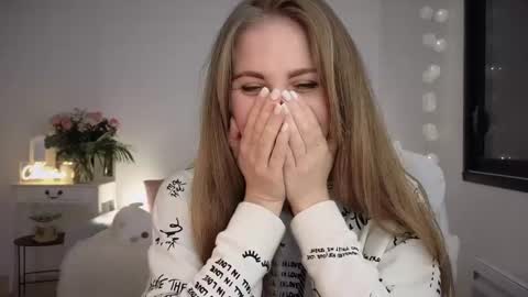 Snapshot of imkeira chatting on March 1, 2025, 8:53 pm ImKeira online show from March 1, 2025, 8:53 pm